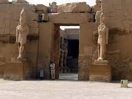 <p>Açıklamada görüşlerine yer verilen Amerikan Johns Hopkins Üniversitesi Mısır Çalışmaları Profesörü Betsy Bryan, antik kenti, Tutankhamun'un mezarının bulunmasından sonra en büyük arkeolojik buluş olarak değerlendirdi.</p>