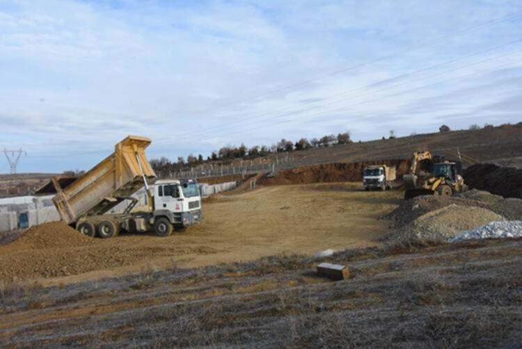 <p>Ziraat Bankası ve Tarım Kredi'nin Türk tarımının en önemli aktörleri arasında yer aldığını belirten Poyraz, iki kuruluşun da tarımın finansmanı noktasında aktif rol aldığına dikkati çekti.</p>
<p> </p>