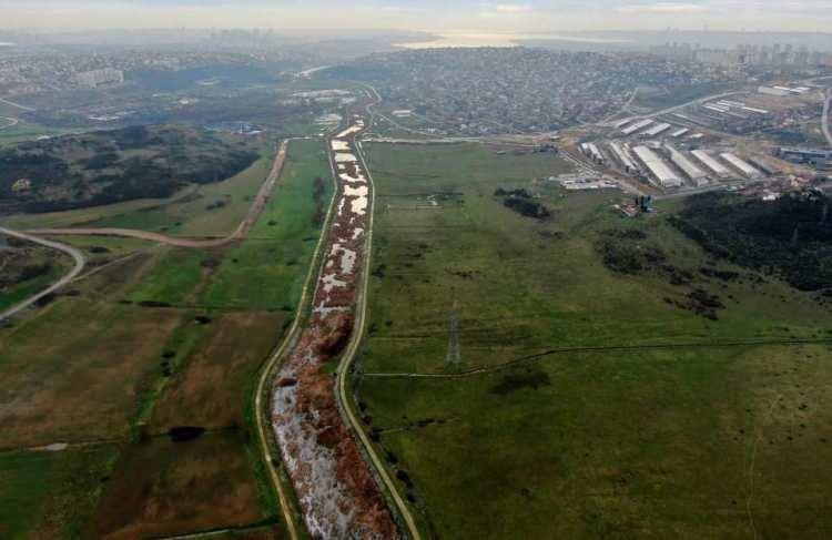 <p><strong>GERÇEK:</strong> Kanal İstanbul Montrö Sözleşmesini delemediği için Kanal İstanbul’un ABD’nin isteği ile yapıldığı iddiası inandırıcı değildir.</p>

<p> </p>
