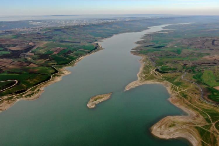 <p><strong>YALAN:</strong> İstanbul Boğazı’ndan ücretsiz geçmek varken Kanal İstanbul’dan kim para vererek geçecek?</p>

<p> </p>
