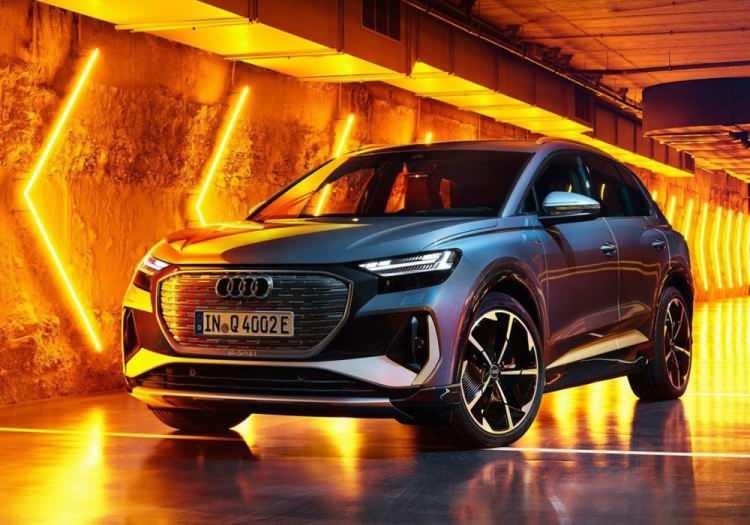 <p>Audi, yeni elektrikli Q4 e-tron ve Q4 e-tron Sportback modellerini tanıtıldı.</p>
