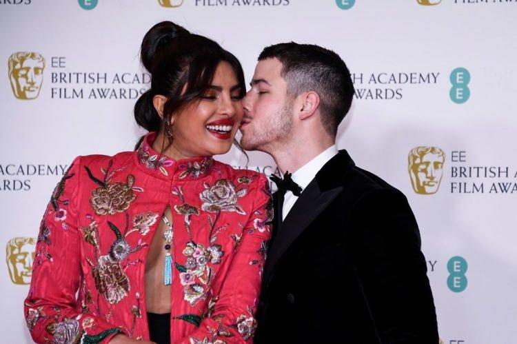 <p><strong>Priyanka Chopra ve Nick Jonas</strong></p>