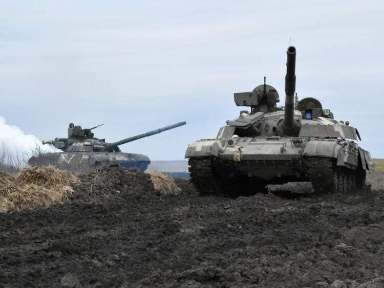 <p><strong>REUTERS VE AP GEÇTİ </strong><br />
<br />
Uluslararası haber ajansları Reuters ve Associated Press (AP), çatışma hattının hem Ukrayna hem de Rus yanlısı ayrılıkçıların kontrolündeki bölgelerden fotoğrafları bütün dünyaya servis etti.</p>