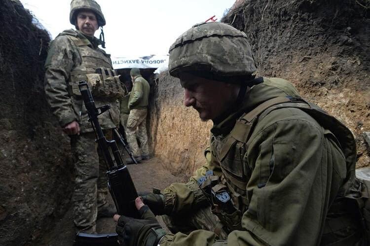 <p>Donbas krizinin çözümüne ilişkin müzakereleri Rusya, Ukrayna ve Avrupa Güvenlik ve İşbirliği Teşkilatı'ndan (AGİT) oluşan Üçlü Temas Grubu yürütüyor. Taraflar arasındaki en son kapsamlı ateşkes, Temmuz 2020'de sağlanmıştı.</p>
<p> </p>