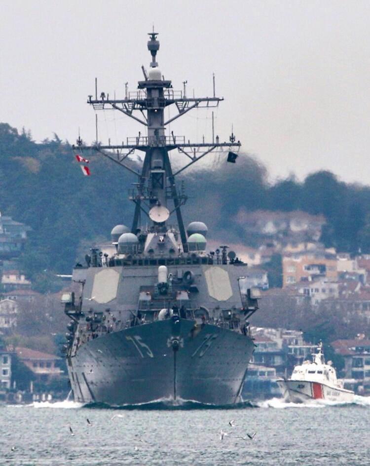 <p>Kiev yönetiminin yanında yer alan ABD, resmi destek açıklamalarının ardından ilk somut adımı atarak iki savaş gemisinin Karadeniz'e açılacağını Türkiye'ye bildirmişti. 1936 tarihli Montrö Sözleşmesi hükümleri gereği, ABD'nin savaş gemilerini Karadeniz'e göndermeden 15 gün önce Türkiye'ye bildirimde bulunması gerekiyor.</p>
<p> </p>