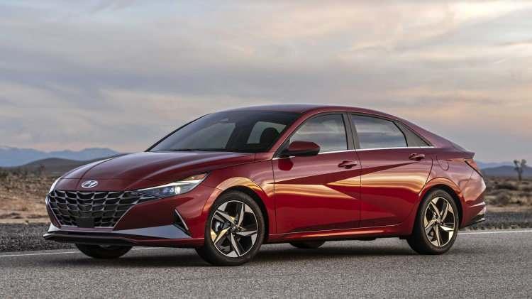 <p>Satışa sunulan yeni modelle ilgili görüşlerini dile getiren Hyundai Assan Genel Müdürü Murat Berkel ise, “Sedan Ruhu, Cazibesini Buldu” sloganıyla satışa sunduğumuz Yeni Elantra ile birlikte model atağımızı bugün itibariyle başlatıyoruz. </p>
