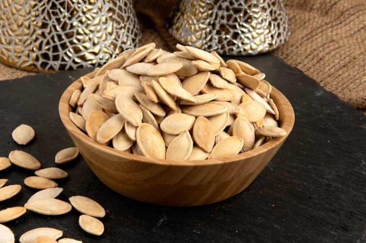 <p><strong>KABAK ÇEKİRDEĞİ </strong></p>
<p><strong>Kabak çekirdeği mutluluk hormonunu artırır. Bu yüzden iftardan bir saat sonra bir avuç tüketilmesi tavsiye edilir. </strong></p>