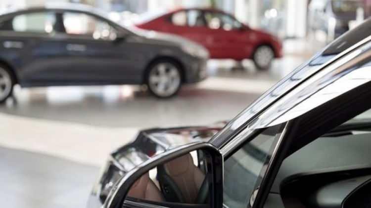 <p><strong>Satışlarda en fazla artış C-SUV segmentinde</strong></p>
<p>Segment bazında ele alındığında, geçen ay pazarın lideri 60 bin 550 adetlik satış ve yüzde 41,1'lik payla C segmenti oldu. C segmentinden sonra en fazla satış yüzde 22,3 pay ve 32 bin 896 adetle B segmentinde kaydedildi.</p>
<p> </p>