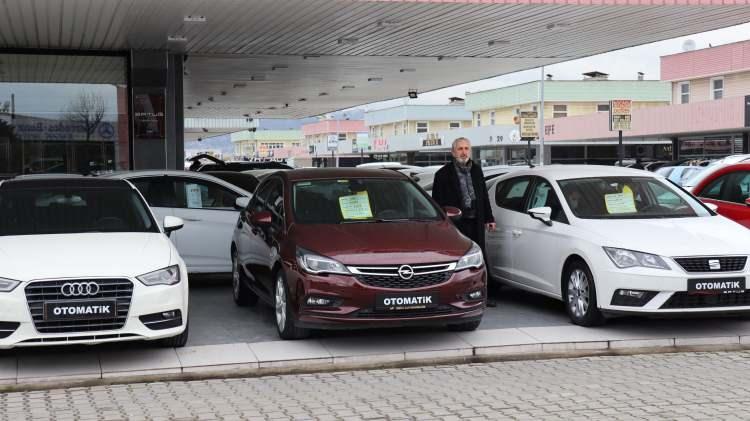 <p>Mart ayında Türkiye ikinci el online binek ve hafif ticari araç pazarında 182 bin 731 adet satış gerçekleşti.</p>

<p>Satışlarda geçen Şubat ayına göre yüzde 48 artış yaşandı. </p>
