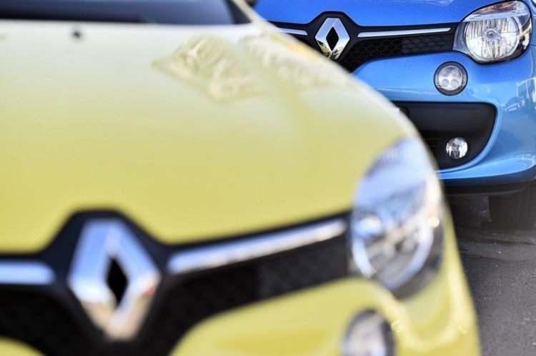 <p>Renault 23 bin 953 adetle arkasından geldi.</p>