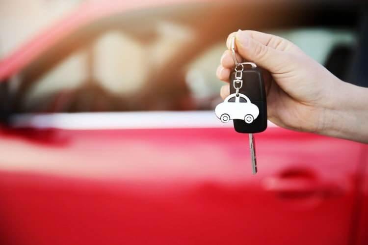 <p><strong>EN HIZLI FİAT, EN YAVAŞ BMW SATILDI</strong></p>
<p>Mart ayında online pazarda Türkiye pazarı satış hızı ortalama 53 gün oldu.</p>
<p>En hızlı satılan marka 41 günle Fiat, en yavaş satılan ise 72 günlük satış hızıyla BMW olarak belirlendi.</p>