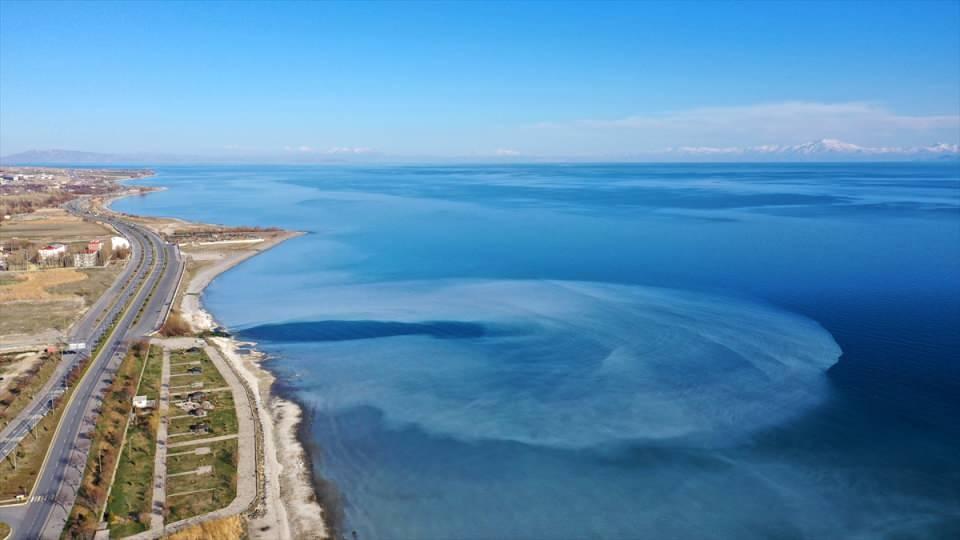 <p> Bu durum bizi mutlu etti. Bizi millet yapan da bu değerlerdir. Bu yarışma, birliğimize, beraberliğimize ve kardeşliğimize ciddi bir katkı sunacak."</p>

<p> </p>
