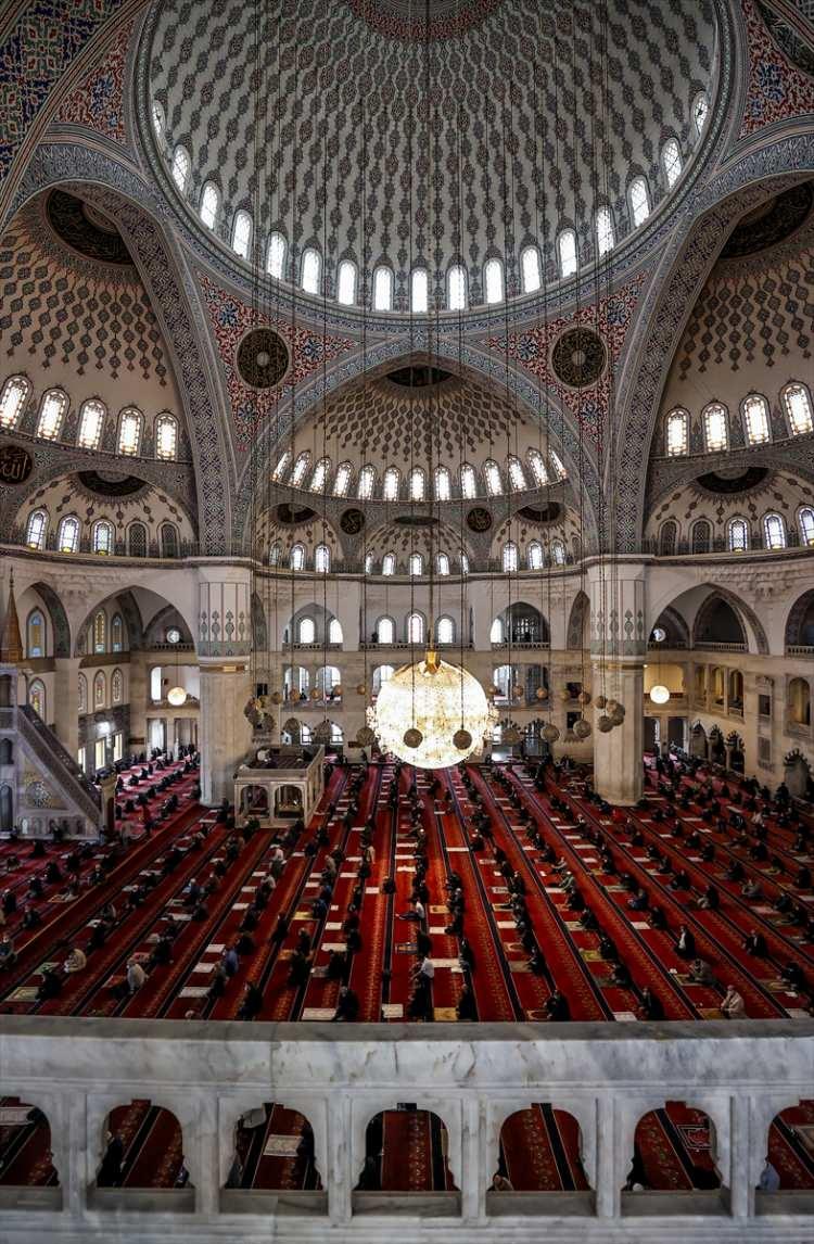 <p>Kocatepe Camisi / Ankara</p>
