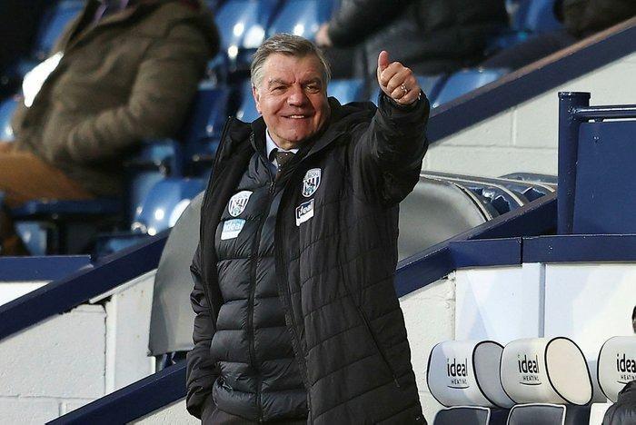<p><strong>SAM ALLARDYCE İSYAN ETTİ!</strong></p>
<p>West Bromwich Albion takımının teknik direktörü Sam Allardyce maçın ardından VAR çizgisine isyan etti. EY Diagne'nin golünün nizami olduğunu belirten deneyimli teknik adam VAR kararlarının alay konusu olduğunu bu sistemin futbolun gidişatını olumsuz olarak etkilediğini vurguladı.</p>
