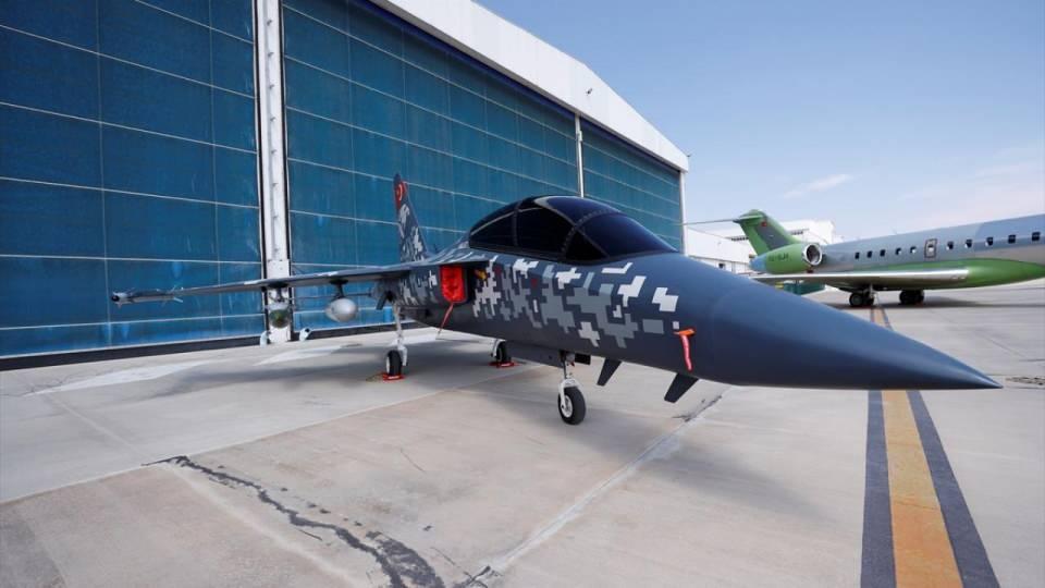 <p>Türk Havacılık ve Uzay Sanayii AŞ (TUSAŞ) Eğitim Uçakları Program Müdürü Tuncay Çopur, Hürjet`in Ağustos 2017`de Jet Eğitim Uçağı Geliştirme Projesi olarak başlatıldığını söyledi.</p>

<p> </p>
