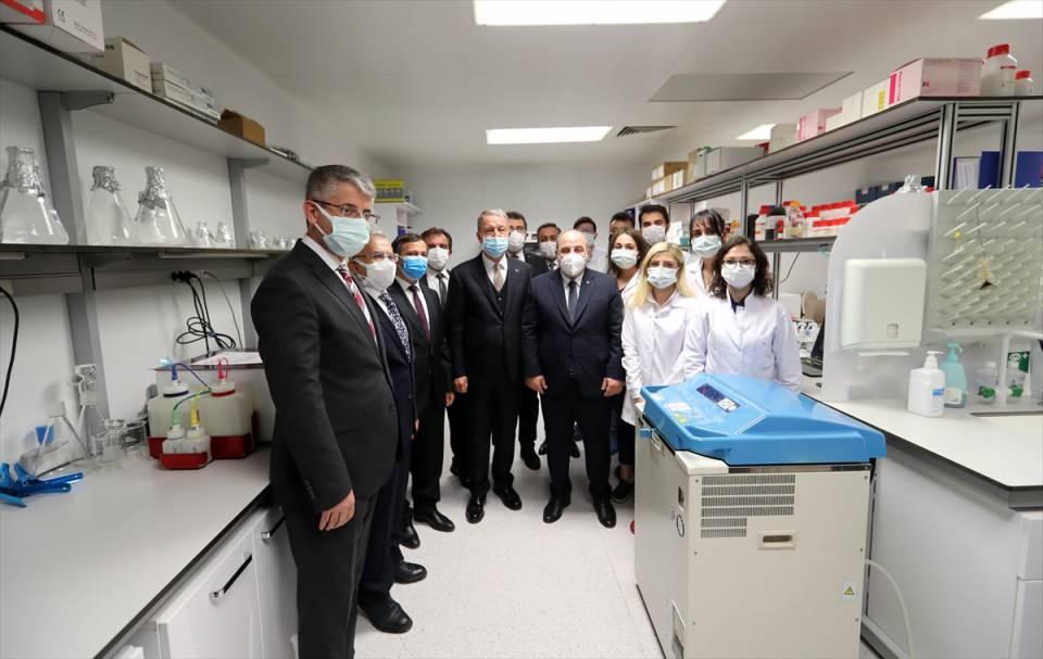 <p>Bakanlara teknoparkta bulunan Mekanik Kuluçka Merkezinin Sanayi ve Teknoloji Bakanlığı desteğiyle inşa edildiği bilgisi verildi. </p>
<p> </p>