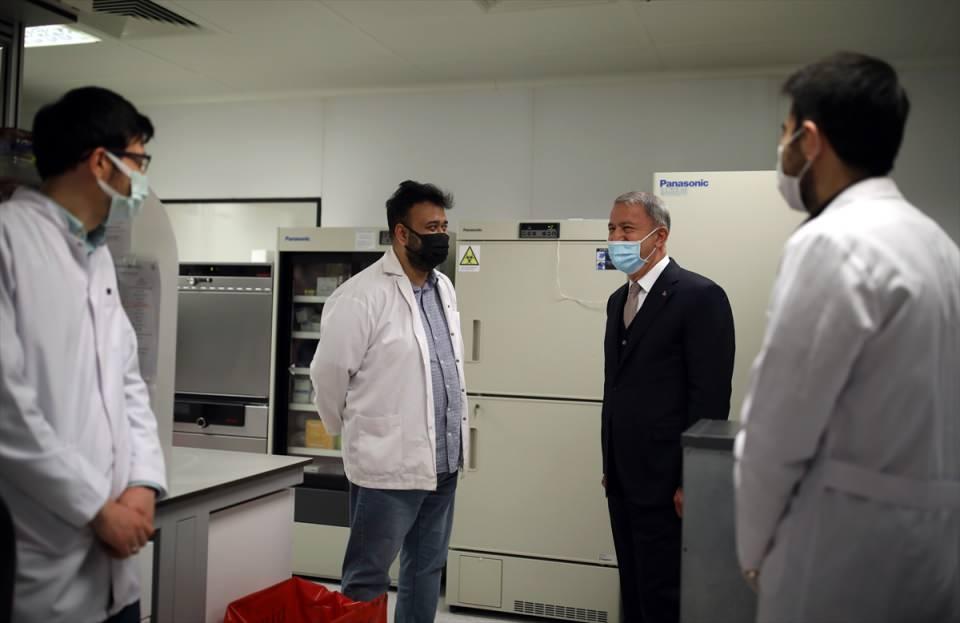 <p>İki bakan daha sonra teknoparkta bulunan Valentis Biyoteknoloji firmasının biyoreaktör üretim tesisinde incelemelerde bulundu. </p>
<p> </p>