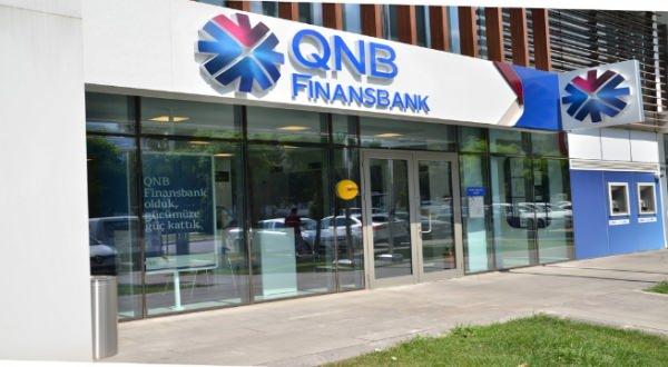 <p><strong>QNB FİNANSBANK</strong><br />
<br />
Maaşı 1.500 liraya kadar olana 1.000 TL, 1.500-2.500 lira maaşa 1.300 TL, maaşı 2.500 liranın üstünde olana da 1.600 TL promosyon veriyor.</p>
