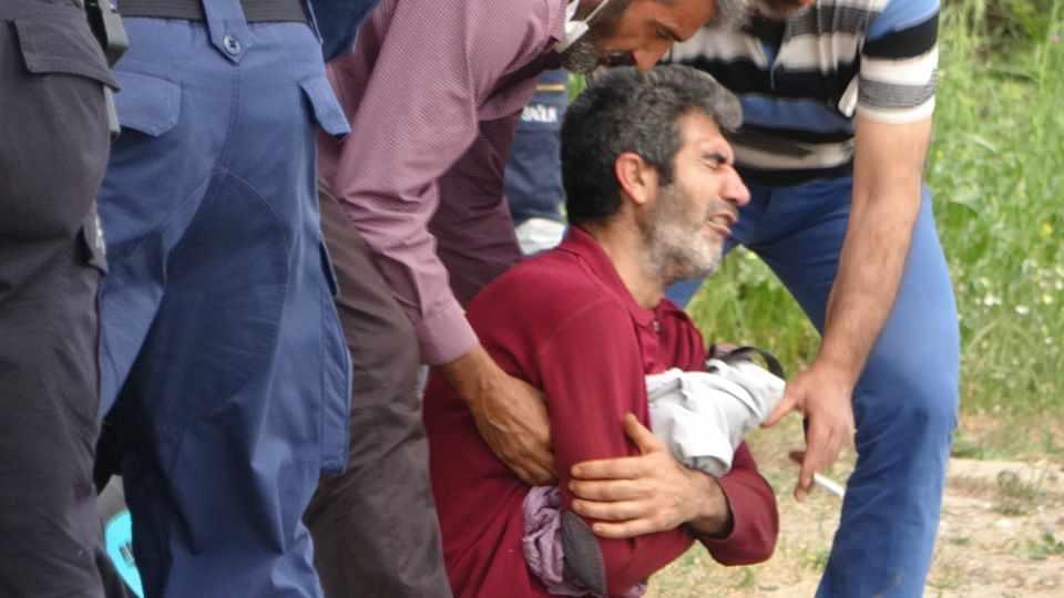 <p>Olay, Aksu Boztepe Mahallesi Aksu Çayı içerisinde saat 14.30 sıralarında yaşandı. Edinilen bilgiye göre, arkadaşları ile çaya balık tutmaya gelen Adnan Yıldız (19) karşı tarafa geçmek için çaya girdi. </p>

