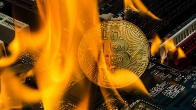 <p><strong>DANİMARKA:</strong> Danimarka nakit kullanımını kaldırmak ve dijital para birimine geçmek isteyen ülkeler arasında. Kendi merkez bankasından tamamen vazgeçmeden, Bitcoin ve itibari dijital parasını birlikte kullanmayı planlamakta. Danimarka Merkez Bankası, Bitcoin’in para olmadığını, bu sebeple regüle etmeyeceklerini açıkladı.<br />
<br />
<strong>FRANSA:</strong> Fransa’da Bitcoin sistemi ile ilgili özel bir kanun veya düzenleme bulunmamakta. Fransa Merkez Bankası sanal para birimlerinin tehlikelerine ilişkin bir rapor yayımladı. Bu raporda, Bitcoin’in Fransız yasalarına göre gerçek bir para birimi veya ödeme aracı olarak değerlendirilemediği ve para aklama ve diğer yasa dışı faaliyetlerin yanı sıra spekülasyon için bir araç olarak görüldüğü ifade edildi. Bitcoin alım satımı yapanlar dikkat! Sistem değişiyor</p>

<p><strong>SİNGAPUR:</strong> Aralık 2013’te Singapur Para Otoritesi, işletmelerin kripto paraların mal ve hizmet alım satımında para gibi kullanılabilecek bir olgu olarak kullanımı hususuna müdahale etmeme kararı aldığını bildirdi. Ülkede Bitcoin alım, satım ve takası ile ilgili vergi önerileri sunuldu.</p>

<p><strong>GÜNEY KORE:</strong> Güney Kore’de Bitcoin sisteminin kullanımını düzenleyen bir kanun yok. Bununla birlikte, Kore Bankası Başkanı Bitcoin’in gelecekte düzenlenmesini tavsiye etti ve ülkede Bitcoin bir ödeme metodu olarak kabul edildi. Güney Kore, Bitcoin konferanslarına da ev sahipliği yapmaktadır.</p>
