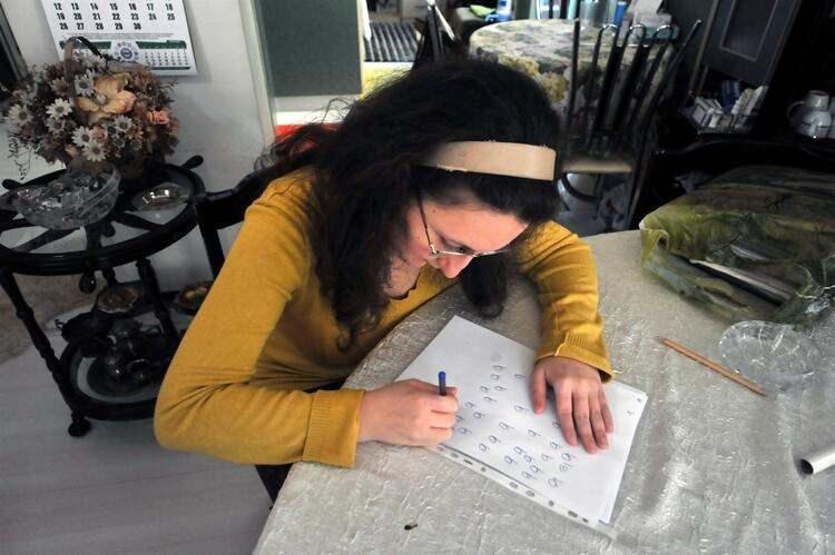 <p>&Ouml;ncelikle Neslihan'ı, Neslihan'a emanet edip bu d&uuml;nyadan &ouml;yle gitmek istiyorum. &Ccedil;ocuğumun daha iyi olması i&ccedil;in buna ulaşılmasını istiyorum. Maddi imkanım var, d&uuml;nyanın her yerine gidebilirim. Tedavi fikri konusunda yardımları bekliyorum" şeklinde konuştu.</p>

<p>&nbsp;</p>
