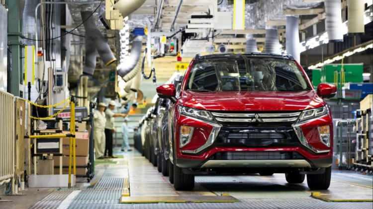 <p>Japon firma tedarik problemi sebebiyle mayısta Japonya'nın güneybatısındaki Aiçi ve Okayama fabrikaları ile Tayland'da bulunan tesisinde seri üretimi yaklaşık 16 bin adet azaltacak.</p>
<p> </p>