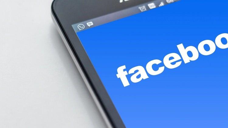 <p>Yazışma sızıntısına yanıt olarak, bir Facebook şirketi sözcüsü MailOnline'a şunları söyledi: "Kullanıcıları veri çalma konusunda eğitmeye devam etmeye kararlıyız.</p>

<p>"İnsanların endişelerini anlıyoruz, bu yüzden iznimiz olmadan Facebook'tan bilgi almayı zorlaştırmak ve bu tip olayların arkasındaki insanların peşine düşmek için sistemlerimizi güçlendirmeye devam ediyoruz."</p>
