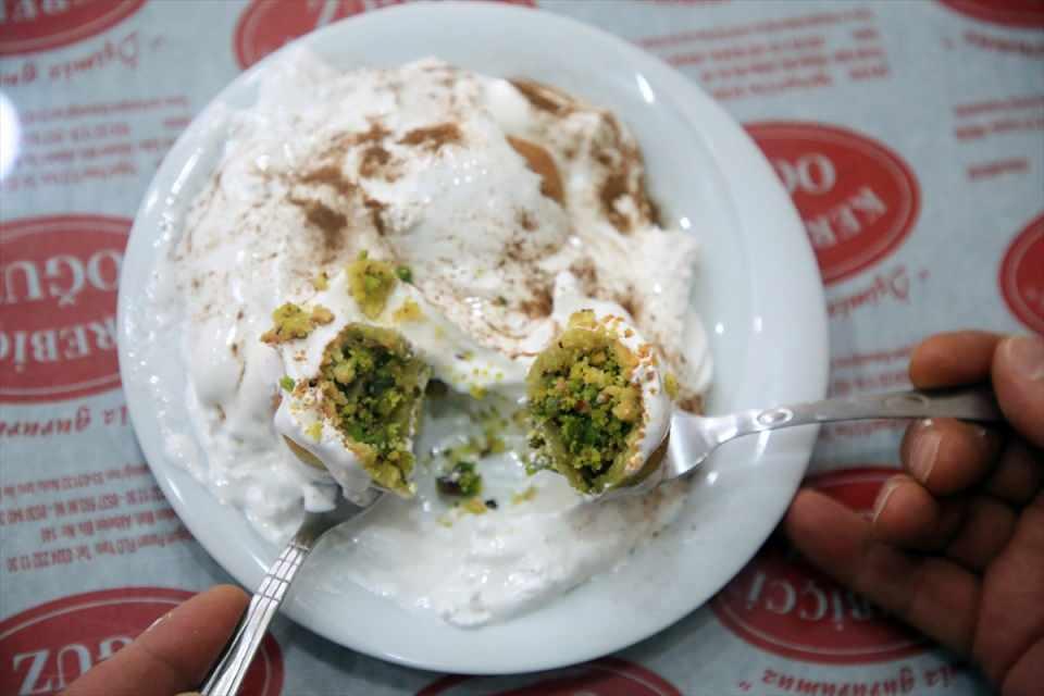Mersin'in tescilli lezzetleri 'kerebiç ve cezerye' iftar sofralarını tatlandırıyor