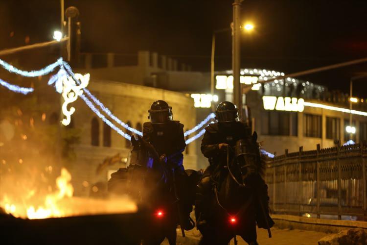 <p>İsrail polisinin dünkü müdahalesinde 105 Filistinli yaralanmıştı.</p>