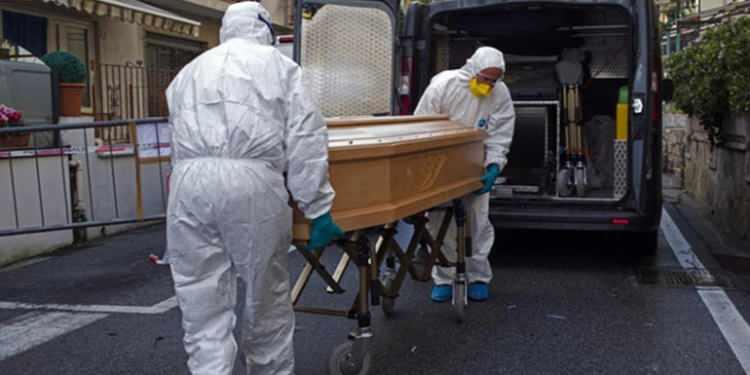 İtalya'da cenazeler aylardır defin bekliyor