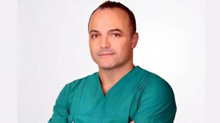 <p>Samsun'un Bafra ilçesinde özel bir hastanede ortopedi ve travmatoloji uzmanı olarak görev yapan 36 yaşındaki Dr. Necati Emirhan koronavirüs nedeniyle tedavi gördüğü hastanede hayatını kaybetti.</p>
<p> </p>