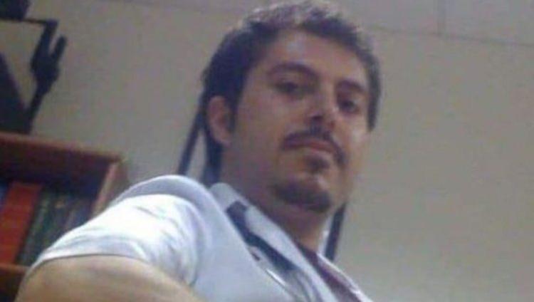 <p>Kahramanmaraş Necip Fazıl Şehir Hastanesi'nde, psikiyatri uzmanı olarak çalışan 35 yaşındaki Dr. Mustafa Özlü, koronavirüs nedeniyle tedavi gördüğü hastanede hayatını kaybetti.</p>
<p> </p>