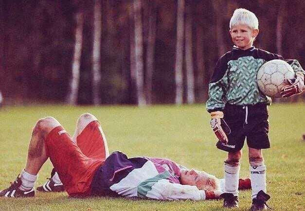<p>Peter Schmeichel ve oğlu Kasper Schmeichel</p>
<p> </p>