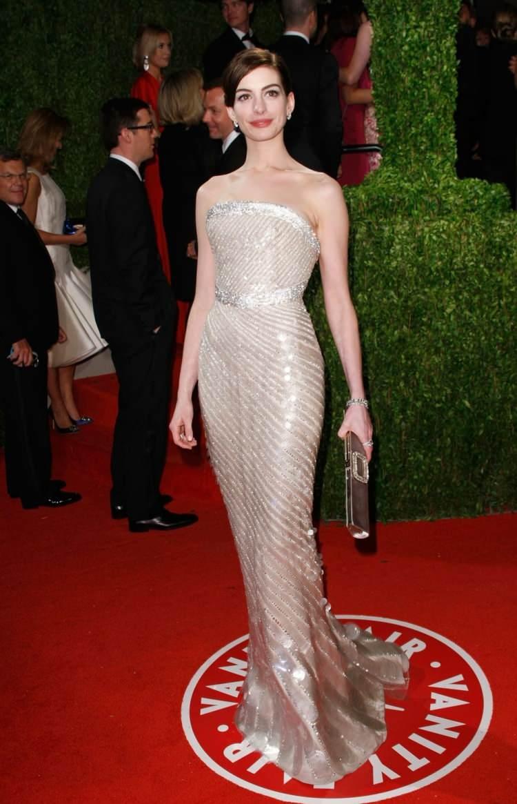 <p>Anne Hathaway (2009)</p>
<p>Elbise: Armani</p>