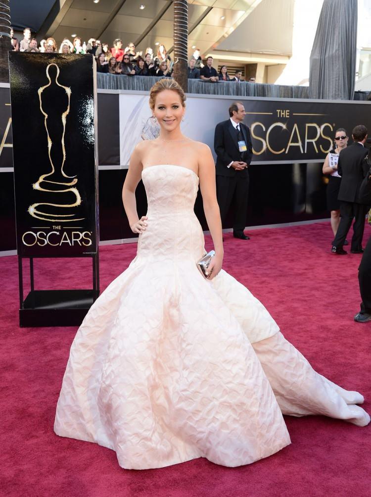<p>Jennifer Lawrence (2013)</p>
<p>Elbise: Christian Dior Haute Couture</p>