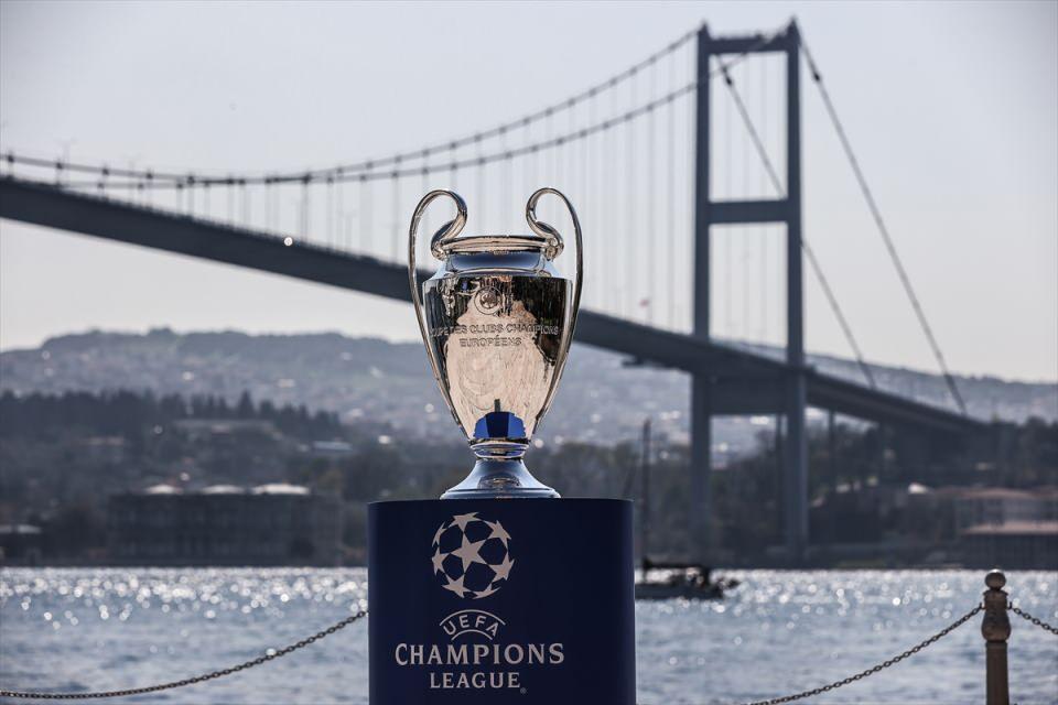 UEFA Şampiyonlar Ligi Kupası, İstanbul Boğazı'yla buluştu