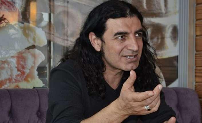 <p>Şarkıcı Murat Kekilli, "Bir de başımızda Ermenilerin yaptığı soykırımları dünyaya anlatamama derdi var, değil mi ? İşledikleri suçları, söyledikleri yalanları başkalarının üzerine atanlardan daha zalim kim olabilir?" değerlendirmesinde bulundu.</p>