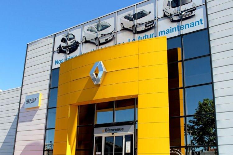 <p><strong>RENAULT: ÇİP TEDARİK ZORLUĞU ZİRVEYE ULAŞTI</strong><br />
Fransız otomobil üreticisi Renault, sektörün çip tedariki sağlamada zorlukların zirvesinde olduğunu söylerken kesintinin yaz boyunca devam edebileceği konusunda uyardı.</p>
