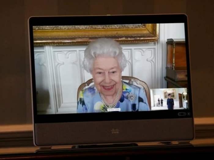 <p>Cuma ünü resmi yas süresinin sona ermesiyle Kraliçe Elizabeth, Buckingham Sarayı'nda Letonya ve Fildişi Sahili'nden büyükelçilerle görüntülü görüştü.</p>