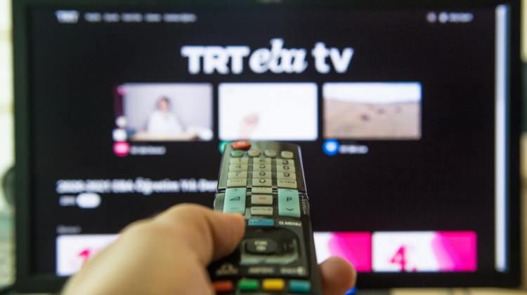 <p>Milli Eğitim Bakanlığı EBA LİSE TV MTAL ve EBA platformunda yayınlanmak üzere Bakanlığa bağlı mesleki ve teknik ortaöğretim okul/kurumlarında çalışmaları devam eden uzaktan eğitim video çekimi, kurgu ve montaj faaliyetlerini yürütmekte olan ya da söz konusu çalışmaların koordinasyonunu sağlayan personel</p>
