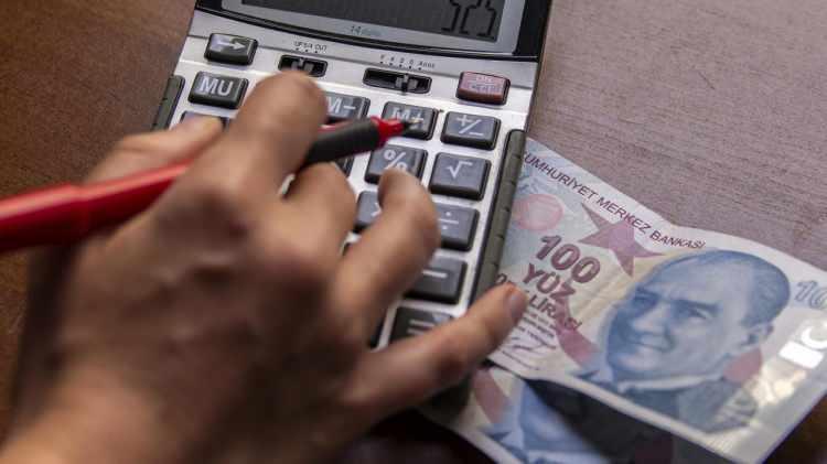 <p>Muafiyet nedenine bağlı olmak ve ikametlerinden işyerlerine gidiş/gelişleri ile sınırlı olmak kaydıyla serbest muhasebeciler, serbest muhasebeci mali müşavirler, yeminli mali müşavirler ile çalışanları</p>
