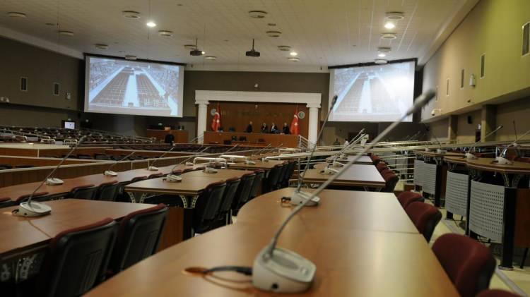 <p>Dava ve icra takiplerine ilişkin yapılacak zorunlu iş ve işlemler için adliyelere gitmesi gereken taraf veya vekilleri (avukat) ile mezat salonlarına gidecek ilgililer</p>
