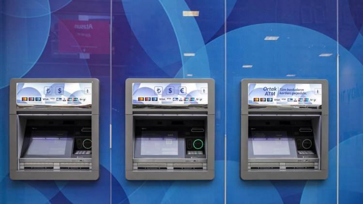 <p>Bankalar başta olmak üzere yurt çapında yaygın hizmet ağı olan kurum, kuruluş ve işletmelerin bilgi işlem merkezleri ile çalışanları (asgari sayıda olmak kaydıyla)</p>