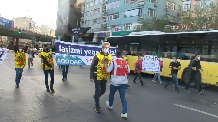 <p>İlk olarak Mecidiyeköy'de toplanan bir grup Taksim'e yürümek istedi.</p>
