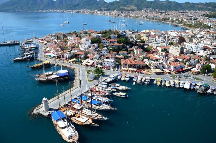 <p>Bu yükselişin Marmaris'te ortalama yüzde 70 civarında gerçekleştiğini, ancak müstakil ev ve villalarda bu oranın yüzde 500'e kadar çıktığının altını çizen Akkuş, şunları söyledi: </p>