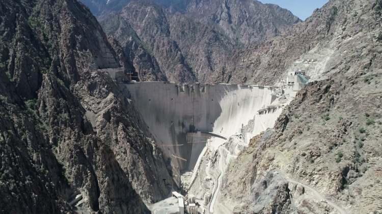 <p>Artvin'de, Çoruh Nehri üzerinde yapımı süren, 275 metre gövde yüksekliği ile Türkiye’nin en yüksek barajı olacak Yusufeli Barajı, mayıs sonunda tamamlanacak. </p>