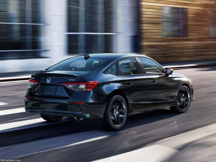 <p>EX ve Touring paketlerinde ise Civic Hatchback'te de görev yapan L15B7 kodlu 1.5 litrelik VTEC Turbo üniteye yer verilmiş. 182 bg güç, 240 Nm tork üreten motor, 2.0 atmosferik de CVT şanzıman ile geliyor.</p>

<p> </p>

