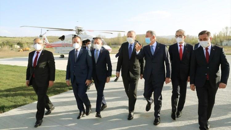 <p>Cumhurbaşkanı Recep Tayyip Erdoğan, MKEK Barutsan Roket ve Patlayıcı Fabrikası'nda Enerjetik Malzemeler Üretim Tesisi Açılış Etkinliği ve Ürün Lansmanı'na katıldı.</p>
