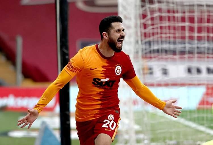 <p><strong>EMRE AKBABA |</strong> Alanyaspor'dan transfer edilen Emre Akbaba bu sezon son haftalardaki kritik golleriyle ön plana çıktı. Milli futbolcunun sözleşmesi sona eriyor.</p>