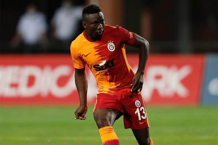 <p>PETER ETEBO | Stoke City'den 7.5 milyon euro satın alma opsiyonuyla kiralanan ve bu sezon 29 maçta süre alan Peter Etebo'ya da teşekkür edilecek ve yollar ayrılacak.</p>